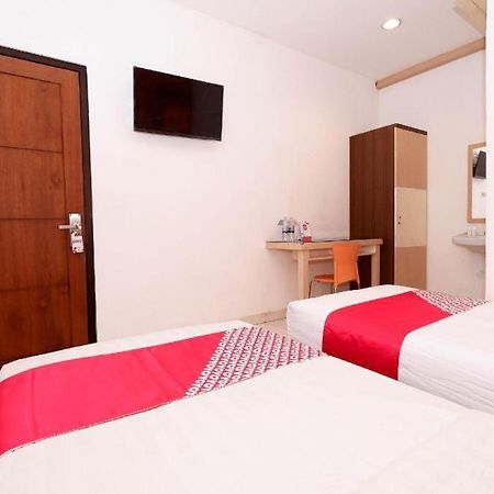 Oyo 1251 Residence 8 Semarang Dış mekan fotoğraf