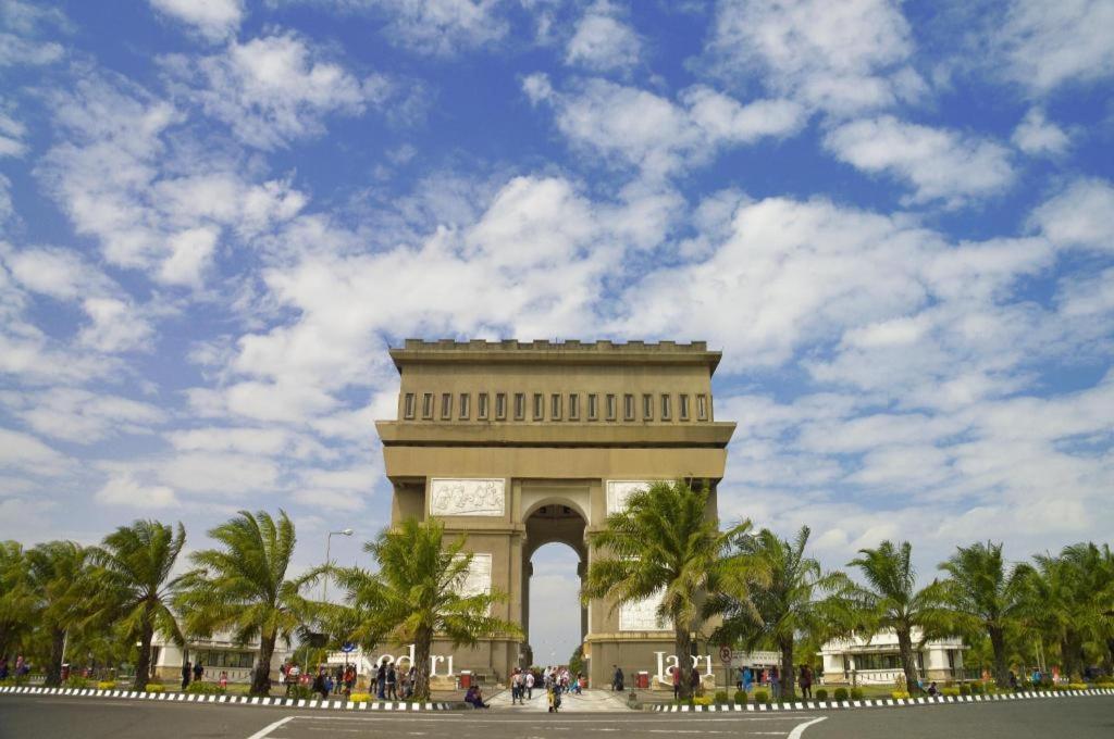 Oyo 1251 Residence 8 Semarang Dış mekan fotoğraf